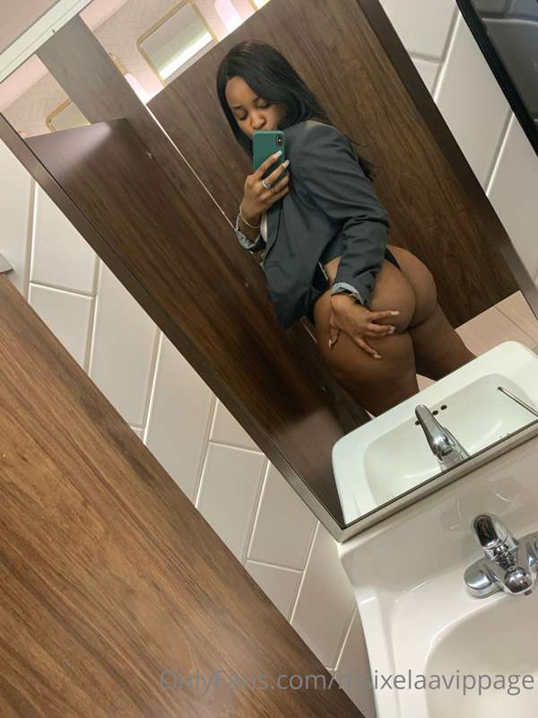 NAUGHTY GIRL AT WORK 5