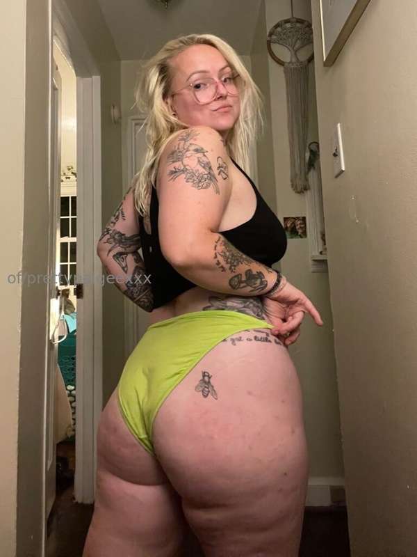 Thicccckk Thursday 👅 🍑  3