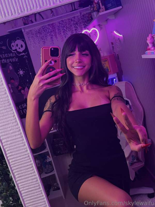 Not all treasures sparkle, some are black 🏴‍☠️🖤