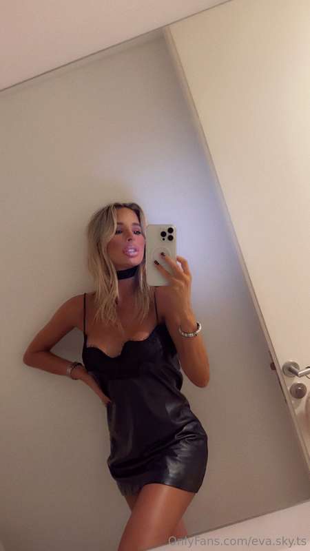 What would happen if I 🚪 on your door wearing this? 😇Would y..