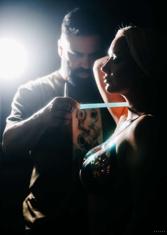 BTS of @isabellalambourne taken during my fetish show in eng.. 28