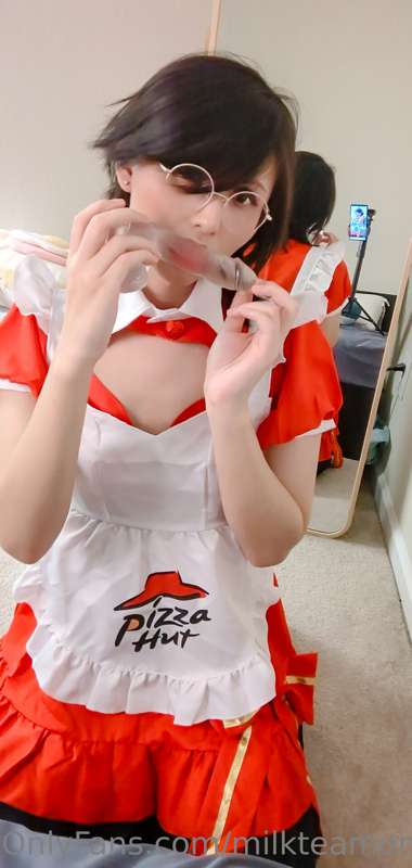Pizza Slut is a slut to suck on some sausage too :3 

Octobe.. 13