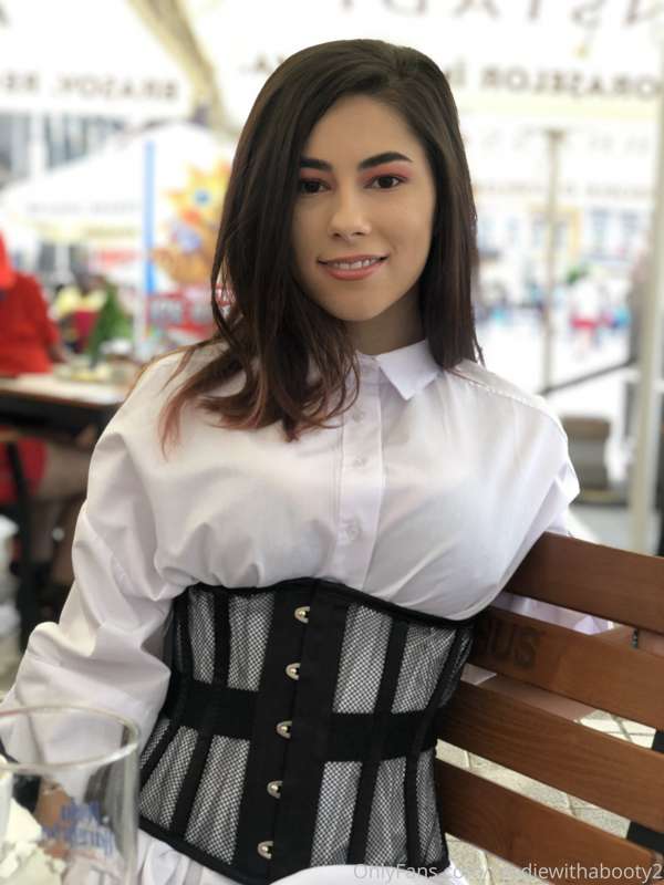 Obsessing over corsets ❤️
