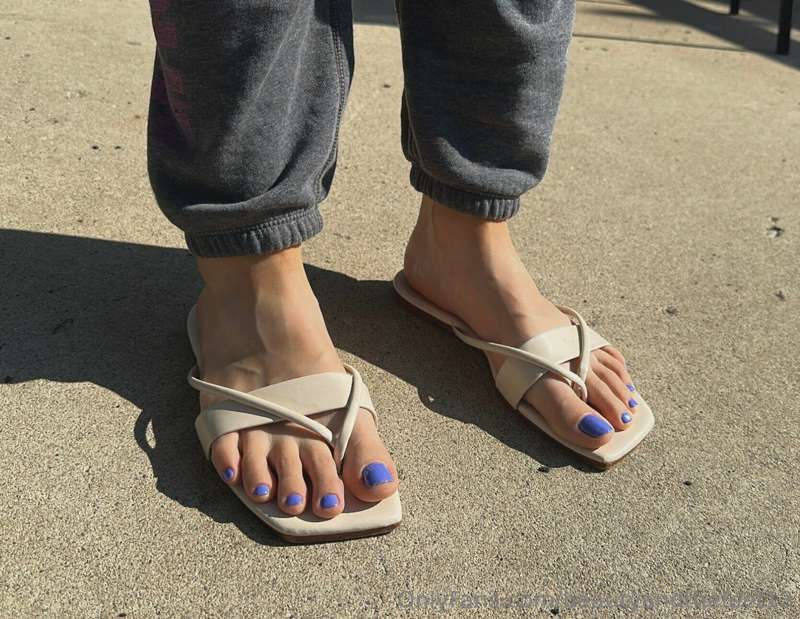 Where are my purple toe eaters at!? Don’t they look tasty?😋 7