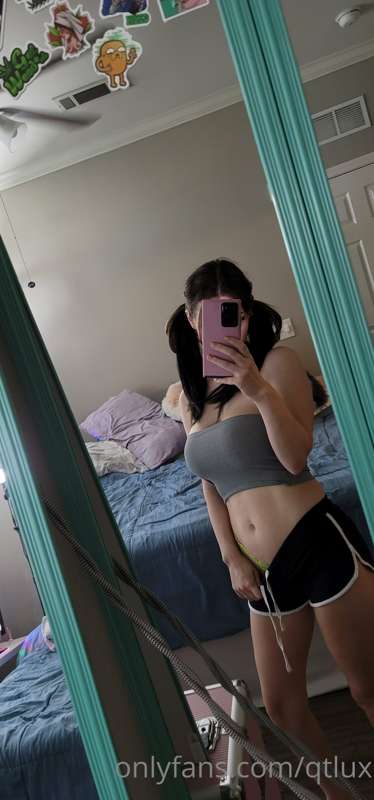 Work out buddies??? 🥺😏 3