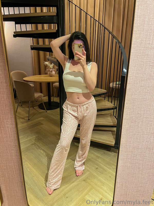 Happy monday 😏   I made soooo much hot content🔥