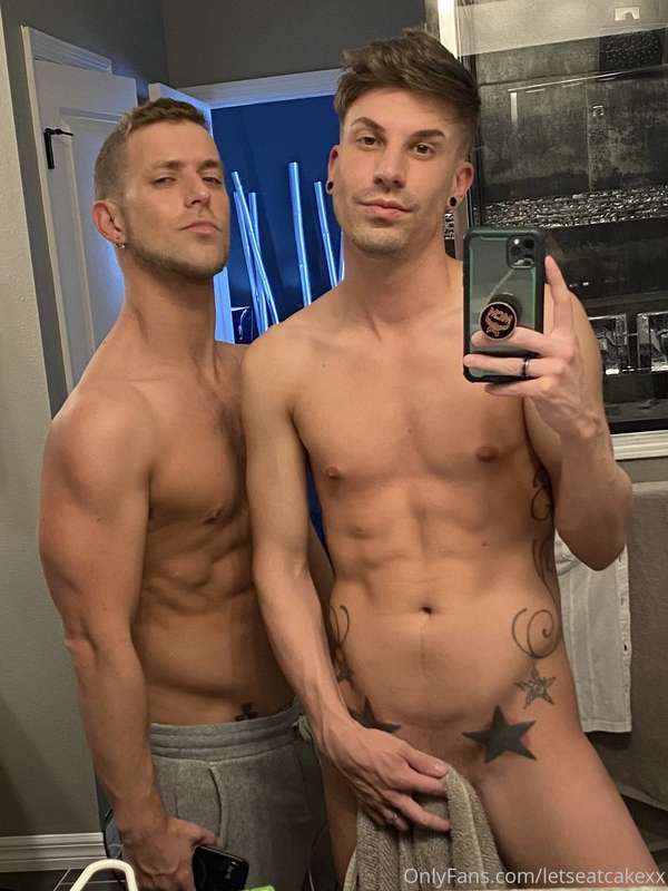 Took some quick pics and couldn’t decide on which to post, s.. 9