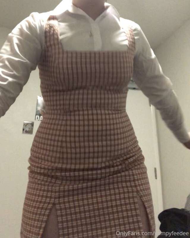 Dressed like a good catholic trad wife for my little dinner ..