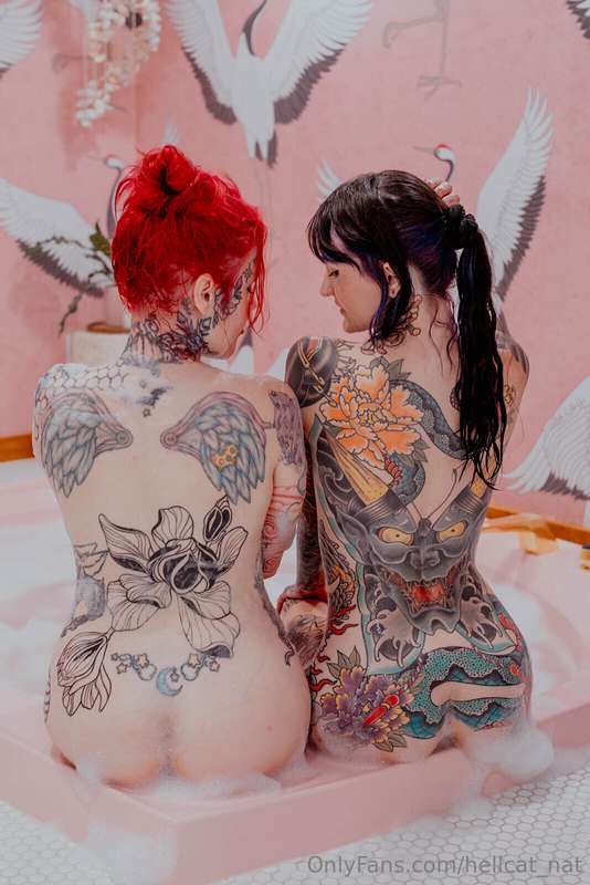 Splish splash I was takin' a bath (with @sour_sadie ) 🛁🧖🏻‍♀️..