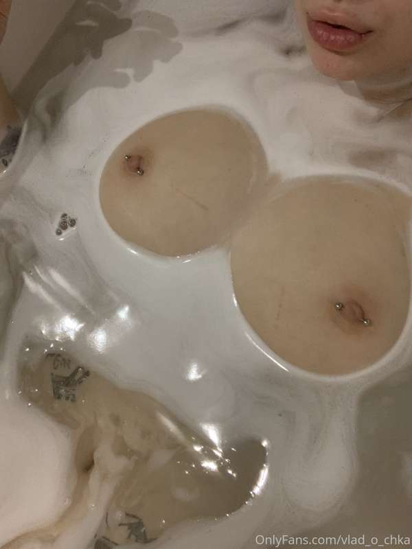 🥶👅