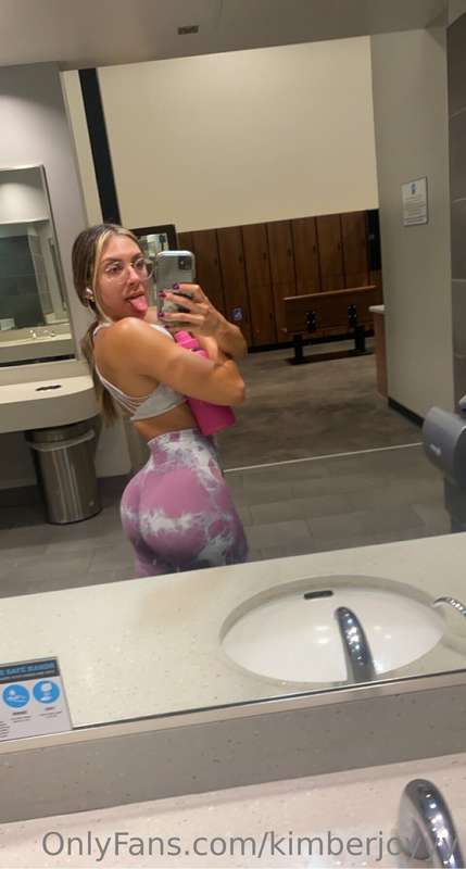 👑