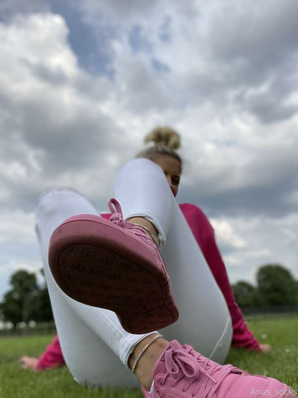 Which picture is your favourite?🤔🧦😉