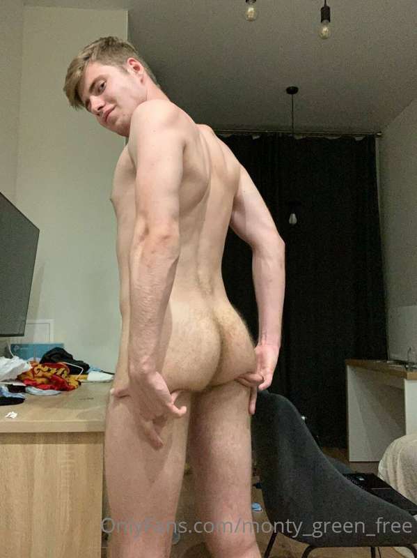 Male model @maxxx from Poland 🇵🇱 
He has already 200+ explic.. 6