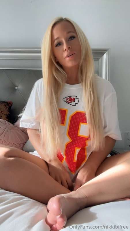 Good morning 🌞 let’s go Chiefs! Wearing only my Kelce Jersey..