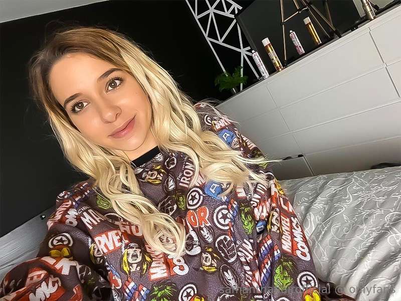 Pyjamas and boobs 5