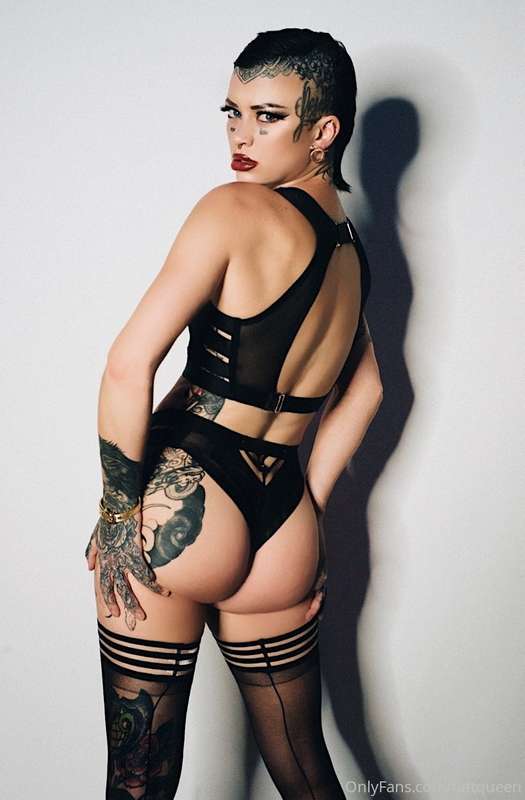 Photo by the amazing Allen Henson 😜😜🖤🖤 kiss my ass 😘