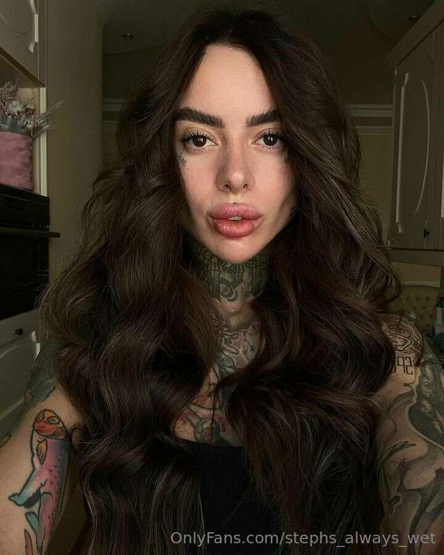 Which hair do you like me better with?👅 1