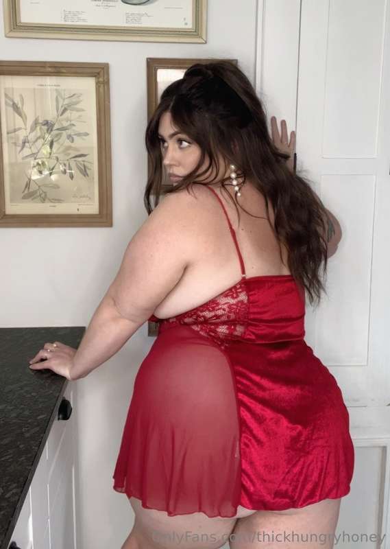 I didn’t even ask to be this fat and hot 15