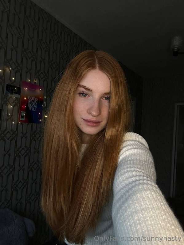 а stааrе thаt drаws уоu іn, а smіlе thаt tеаsеs…sоmеtіmеs оn..