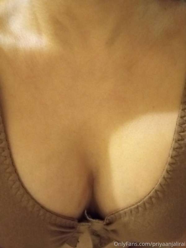 Top view...  nice cleavage
..  muscle is stretching nicely