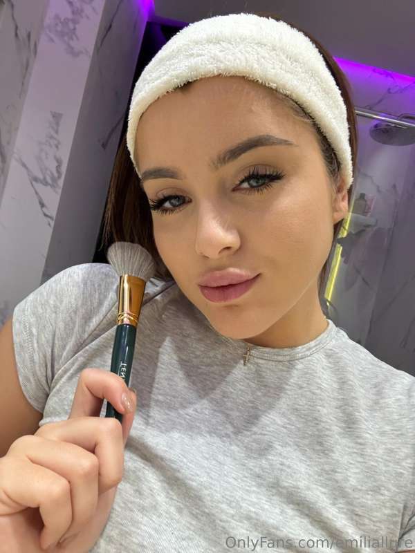 glam in the making 💄
