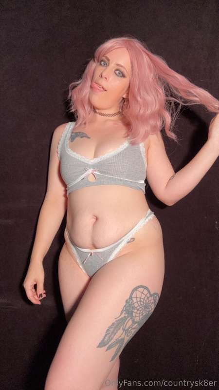 Felt like doing a mini sexy photoshoot 🥵 nudes to cum soon 😈 6