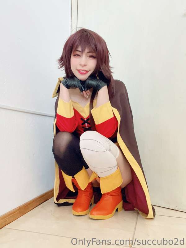 Hoy voy a un evento vestida de megumin, así que les regalo u.. 9