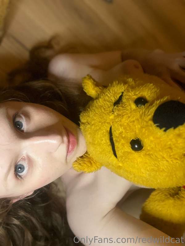 Today fun with a plushie 🥰.   As for the room and my recordi.. 6