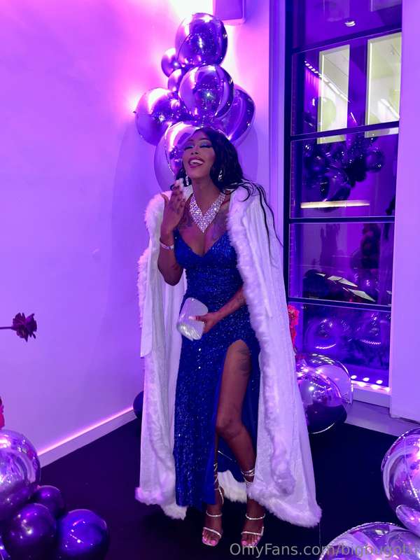 Birthday Girl looking Rich & Expensive💙 4