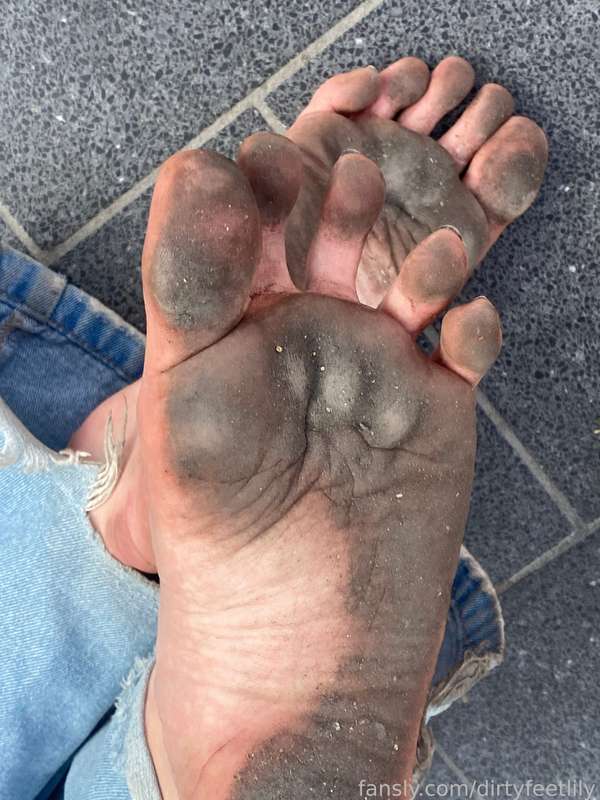 Dirtyfeetlily - Fansly - 25 Apr, 2025 1