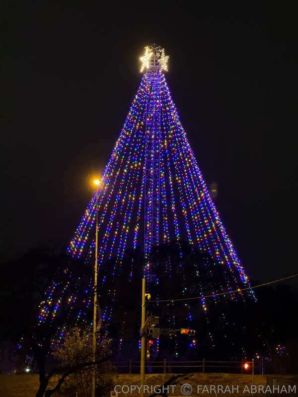 🎅Trail of lights was funnnn! Needed some holiday cheer! A li.. 4