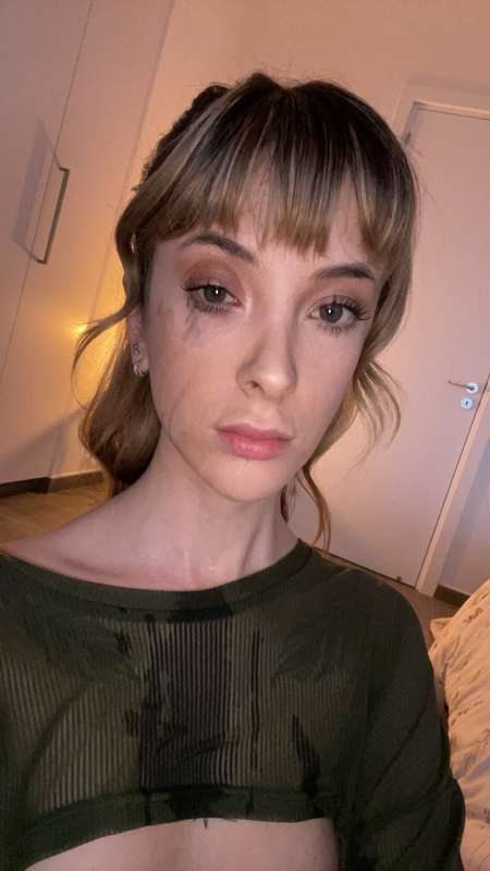 the result of 2 loads of cum on my face in a row… 🤤   (i stg..