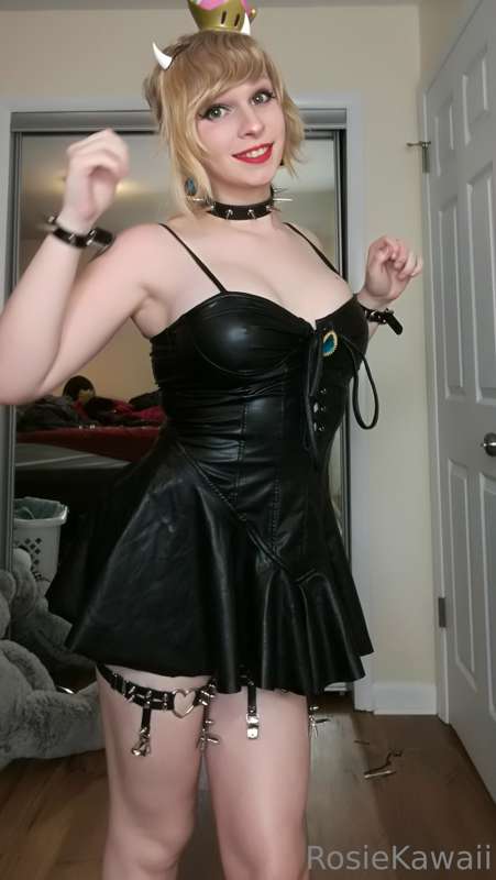 Bowsette Cosplay x 9/10 x 35 photos this post x 9
