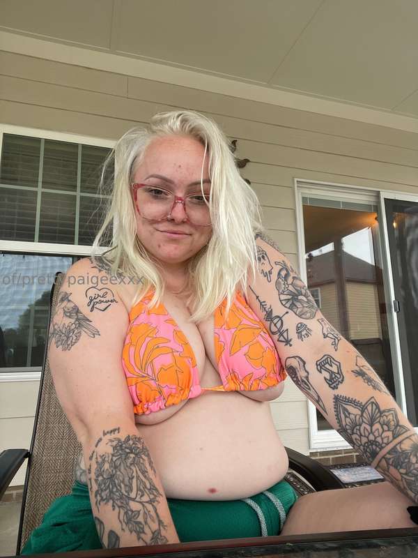 Outside boobies 😘😘 5