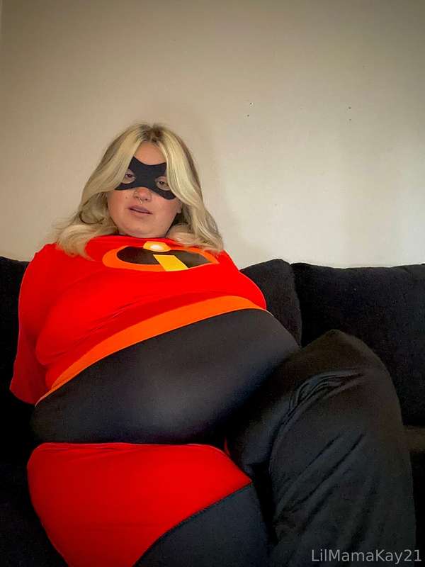Man Elastigirl has let herself go…she can barely do her job,.. 3