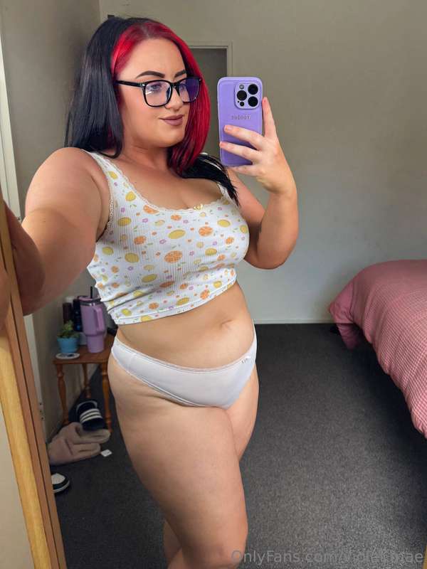 Violet.Mae - Onlyfans - 28 Nov, 2024