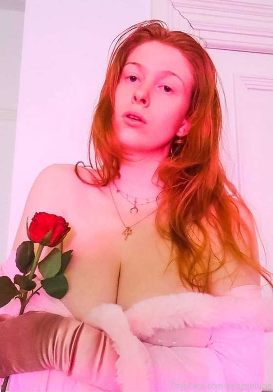 She’s glamorous💎🌹 3