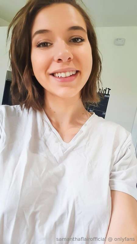 T-shirt selfies