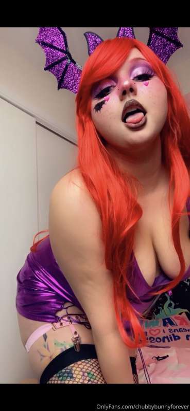 🖤💜🖤💜 BAT GIRL 💜🖤💜🖤
swipe for tons of pics of my fat thighs p.. 11