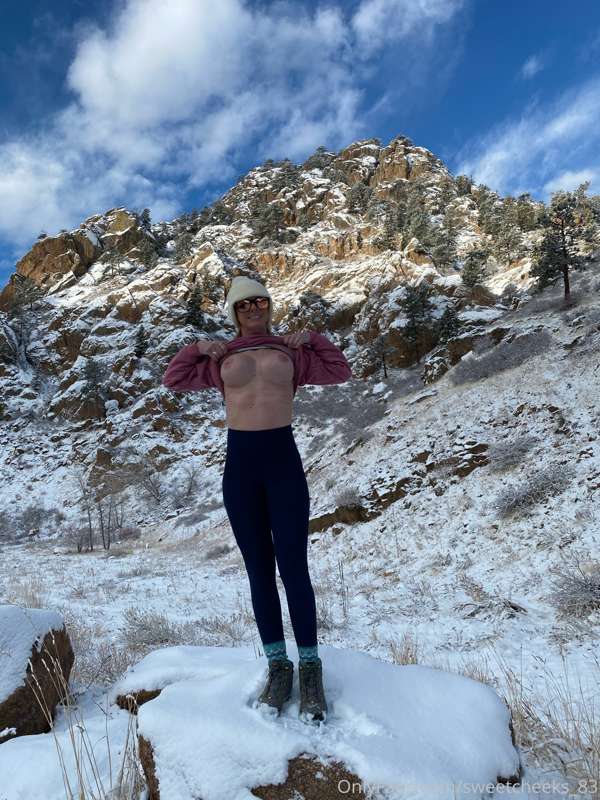 Having fun in the Rocky Mountains! ❄️ 🥶 8