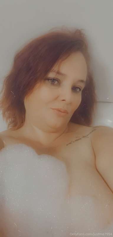 Who wants to come play with me in my bubbles???😘 1