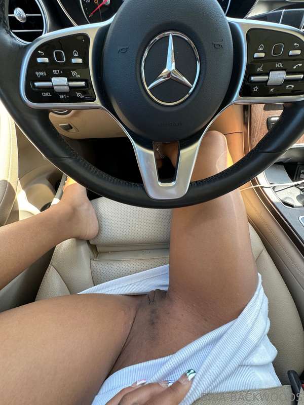 freshly waxed pussy 3