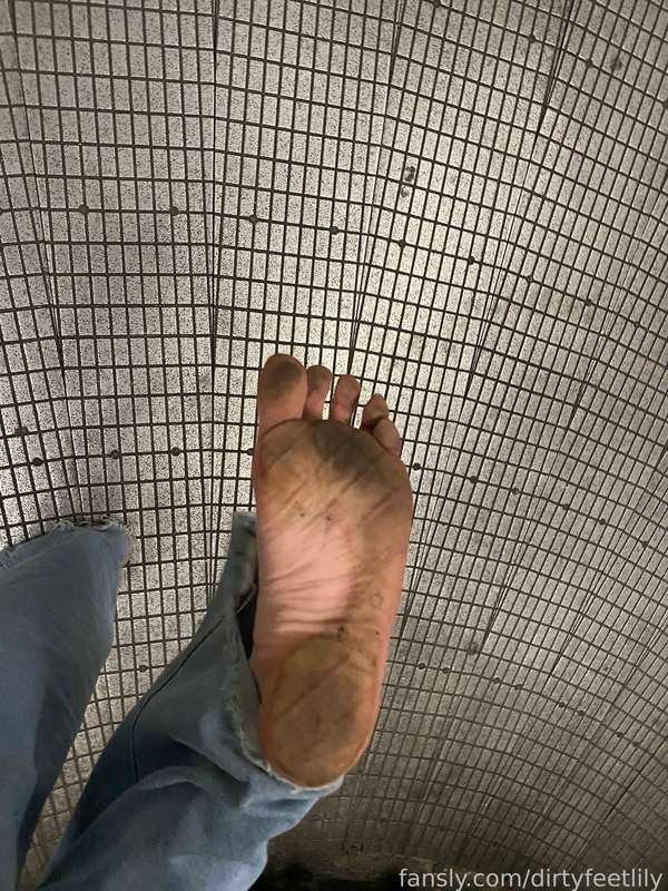 Dirtyfeetlily - Fansly - 25 Mar, 2025 4