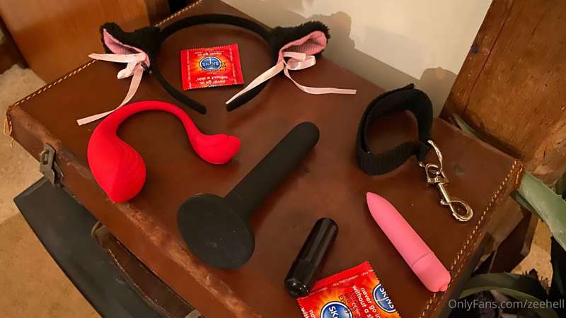 some of my favourite toys >:)))) i got the pink one gifted t..
