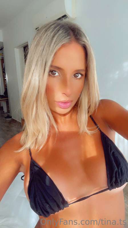 Sending you warm kisses 💋 While I'm cooling off in the cool ..