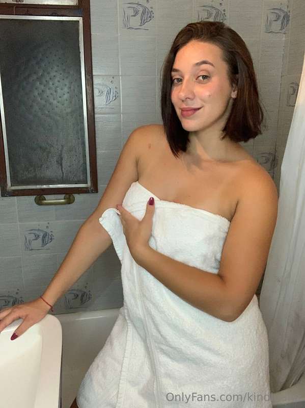 I'm about to take a shower, do you feel like coming in with ..