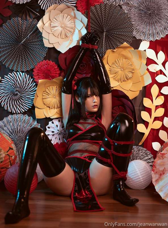 Spiciness from this month Patreon set hehe ♡ 
The full set i..
