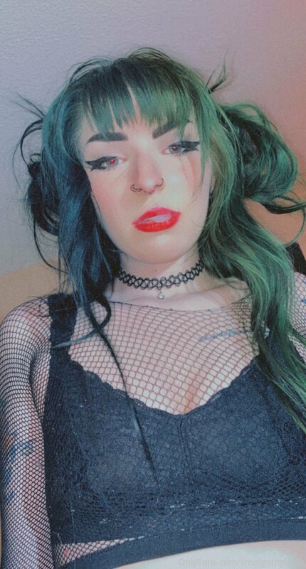 Good morning babes, anyone else love to wake & bake? 3