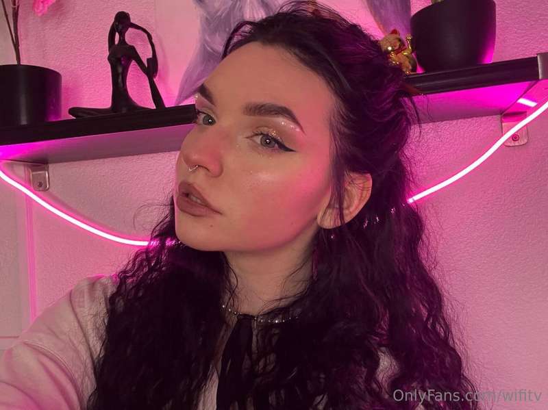Rate my makeup 1 to 10? 😋