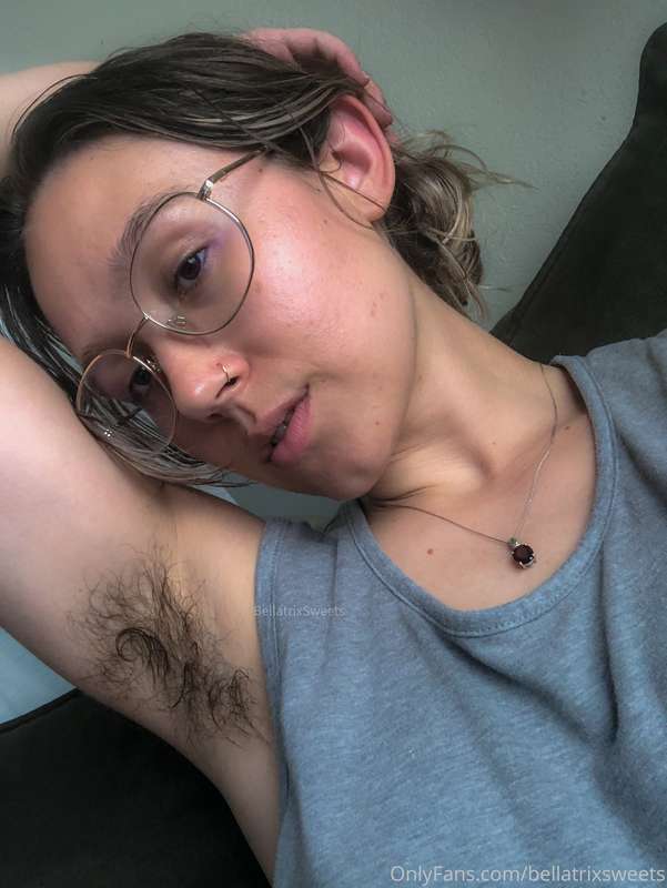 Sweaty armpits 🥰 3